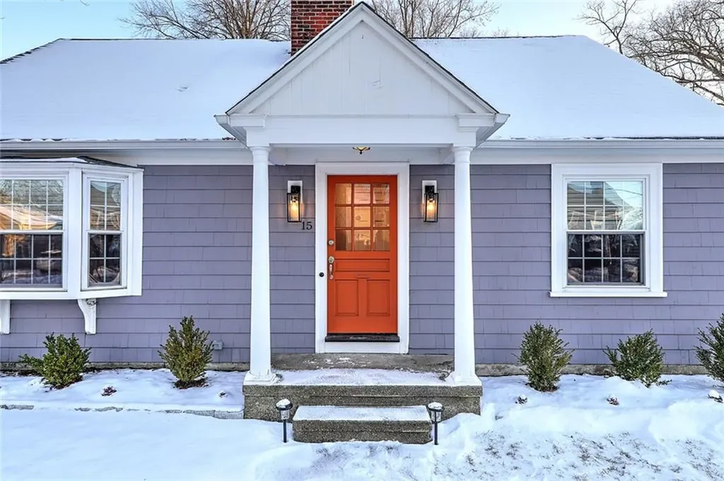 15 Kenton Avenue East Providence RI 02916