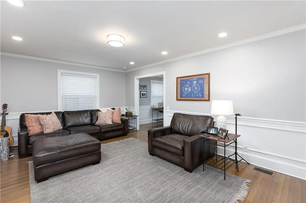 15 Kenton Avenue East Providence RI 02916