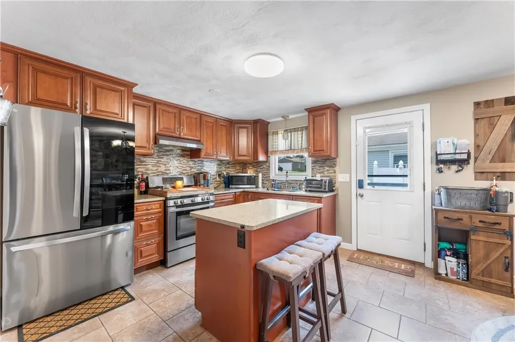 149 Grassmere Avenue East Providence RI 02914