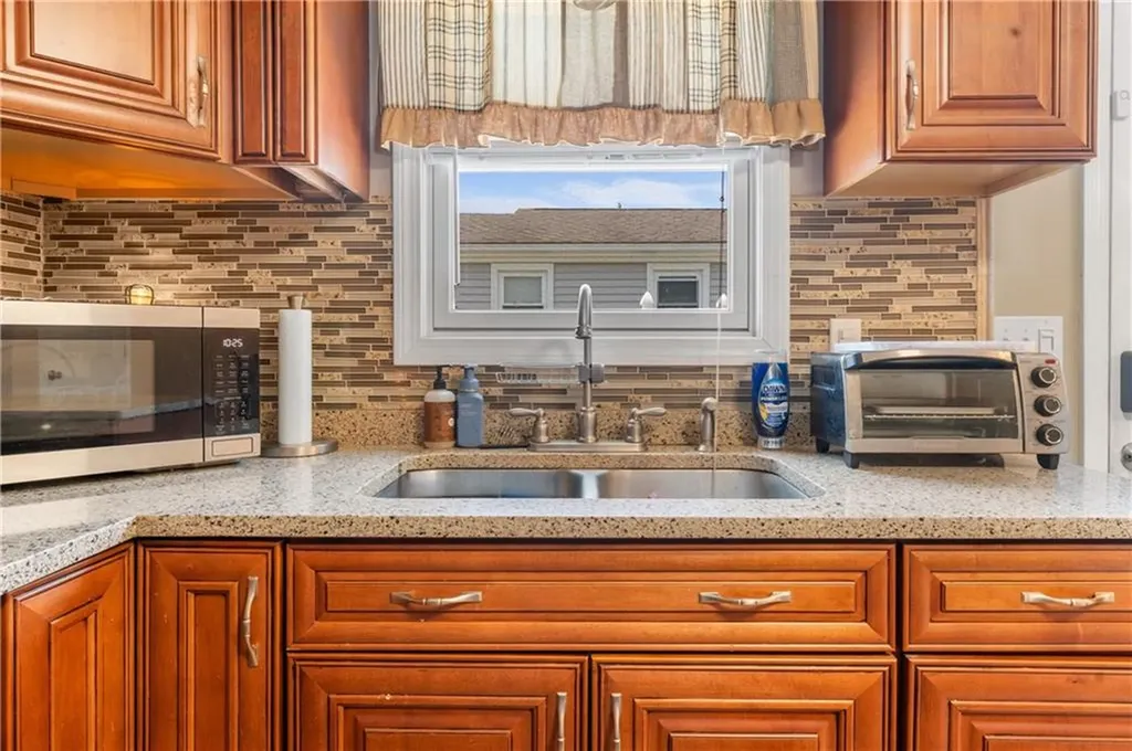 149 Grassmere Avenue East Providence RI 02914