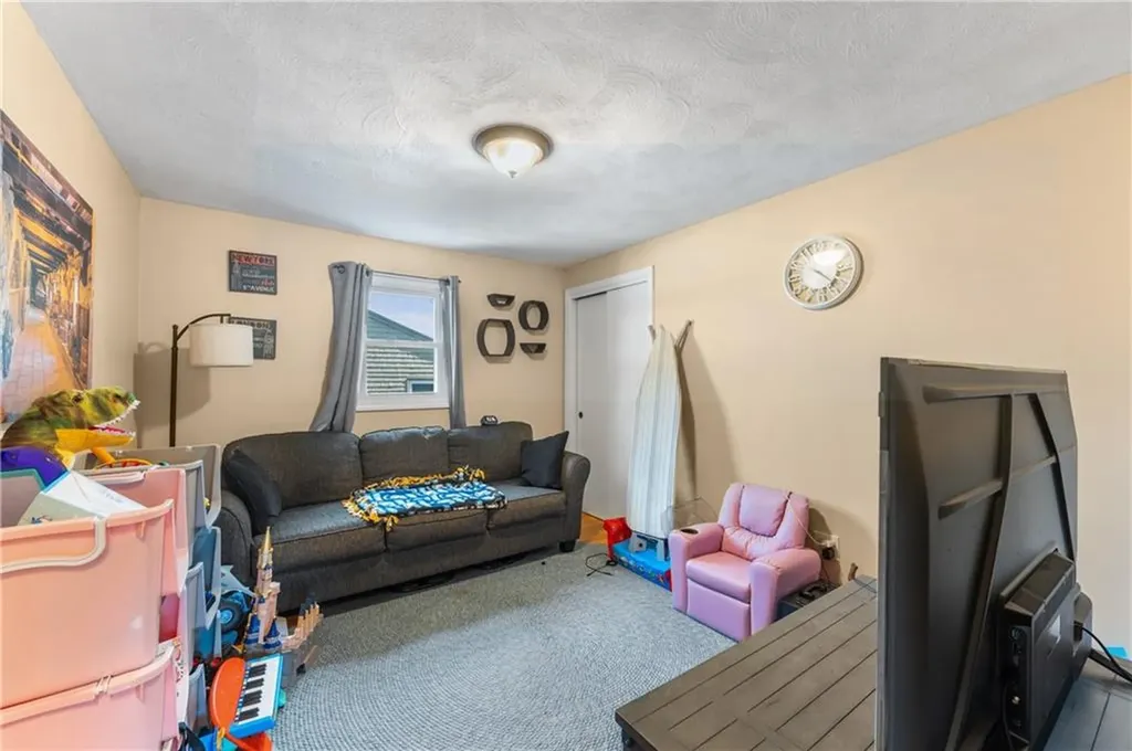149 Grassmere Avenue East Providence RI 02914