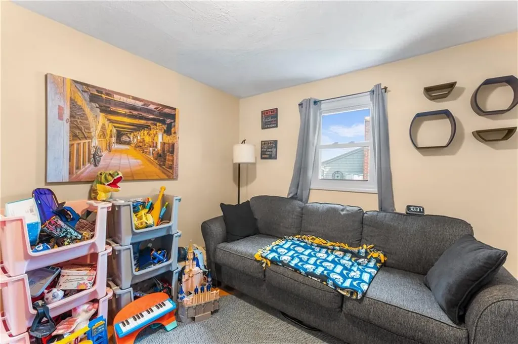 149 Grassmere Avenue East Providence RI 02914