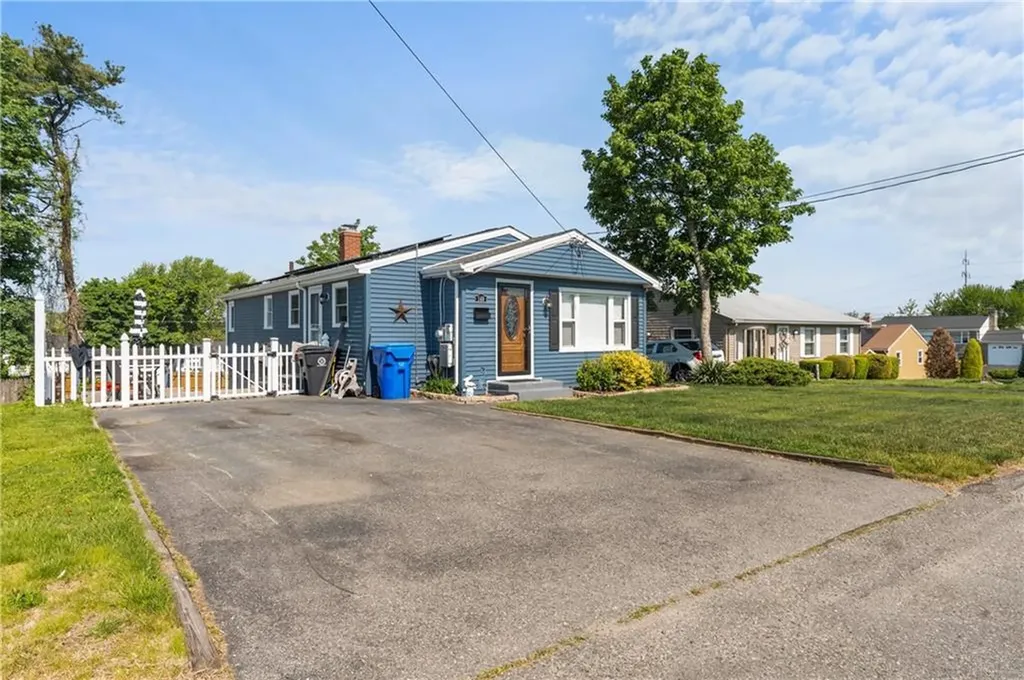 149 Grassmere Avenue East Providence RI 02914