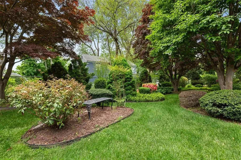 46 Somerset Avenue East Providence RI 02915