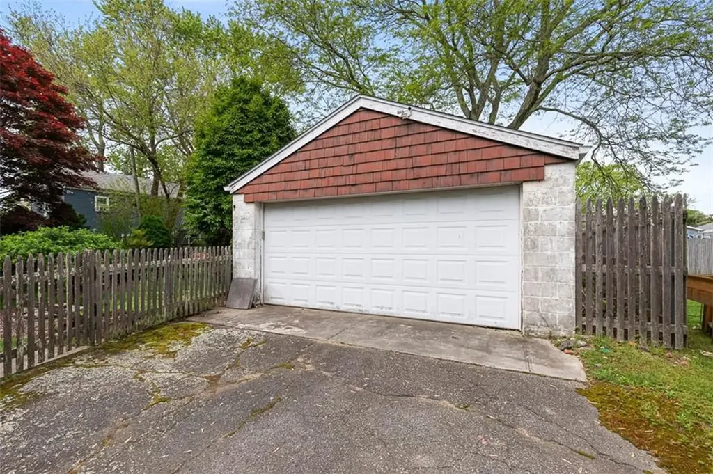 46 Somerset Avenue East Providence RI 02915