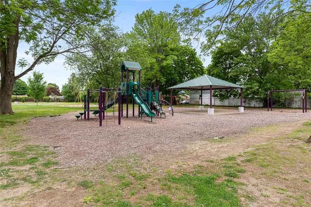 46 Somerset Avenue East Providence RI 02915