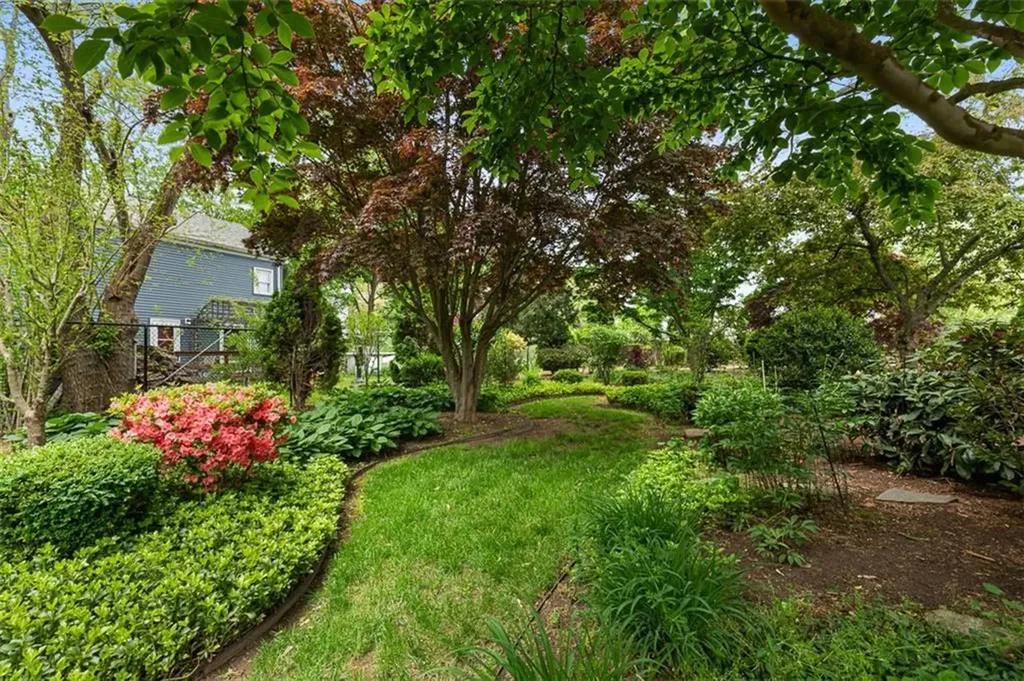 46 Somerset Avenue East Providence RI 02915