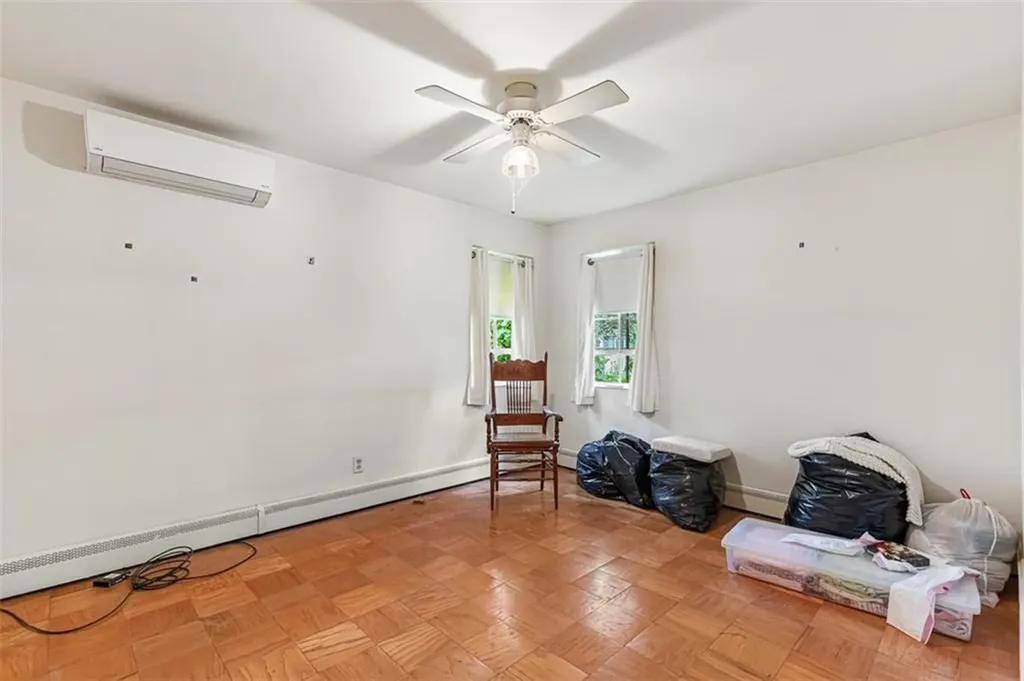 46 Somerset Avenue East Providence RI 02915