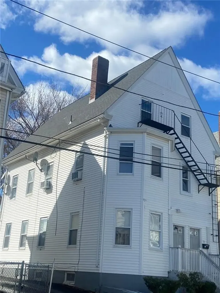 20 22 Violet Street Providence RI 02908