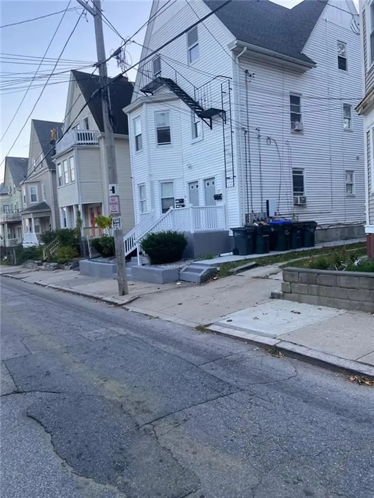 20 22 Violet Street Providence RI 02908