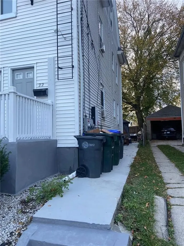 20 22 Violet Street Providence RI 02908