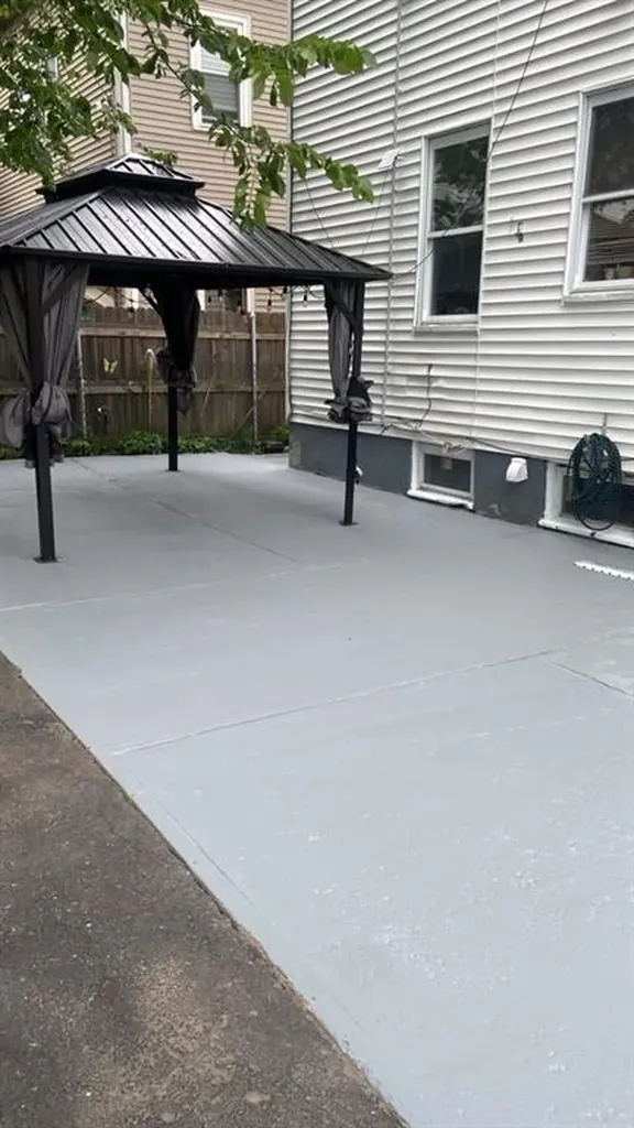 20 22 Violet Street Providence RI 02908