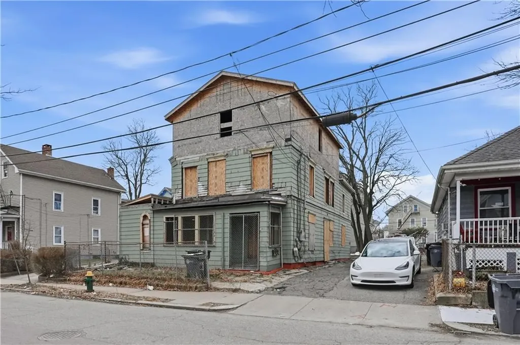 102 Superior Street Providence RI 02907
