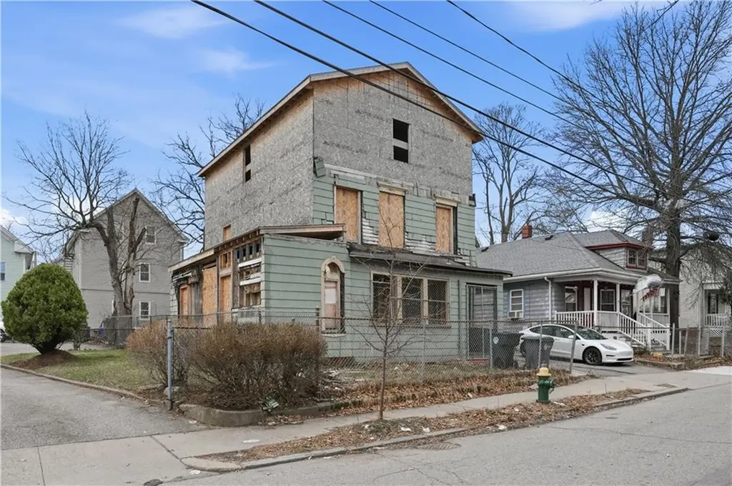 102 Superior Street Providence RI 02907