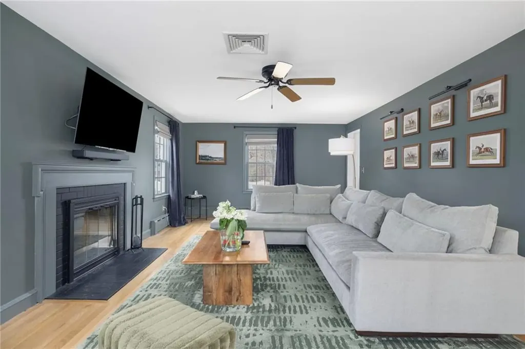 9 Lamson Road Barrington RI 02806