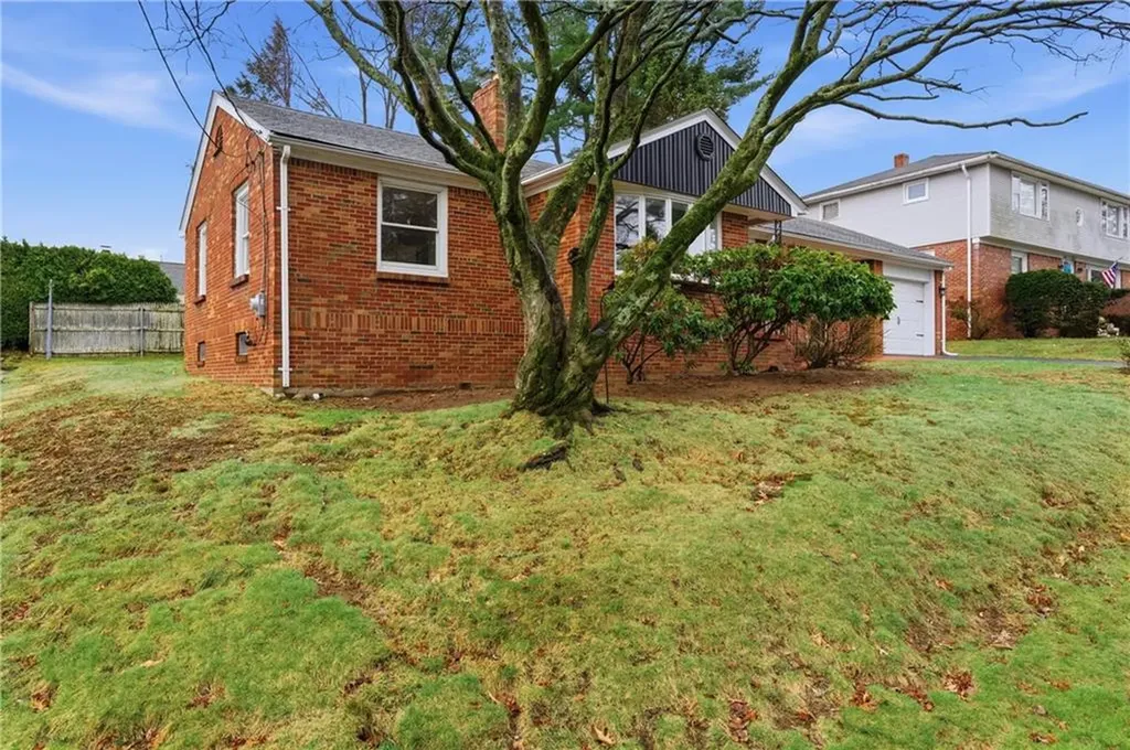 44 Valente Drive Cranston RI 02920