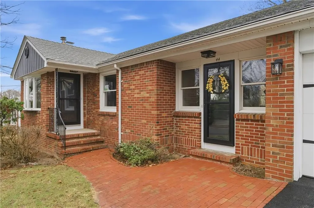 44 Valente Drive Cranston RI 02920
