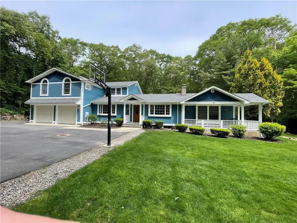 1785 Division Road East Greenwich RI 02818