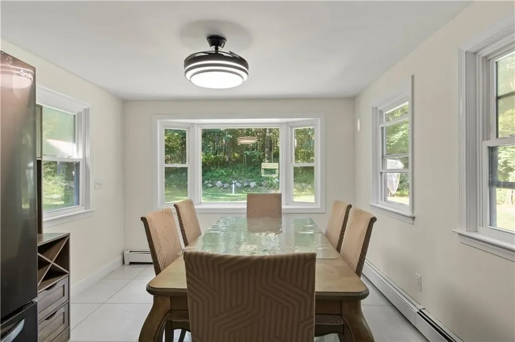 1785 Division Road East Greenwich RI 02818