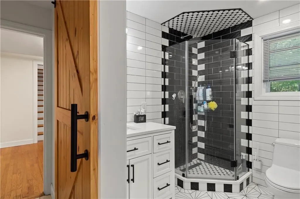 1785 Division Road East Greenwich RI 02818