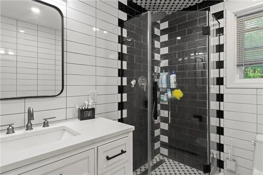 1785 Division Road East Greenwich RI 02818