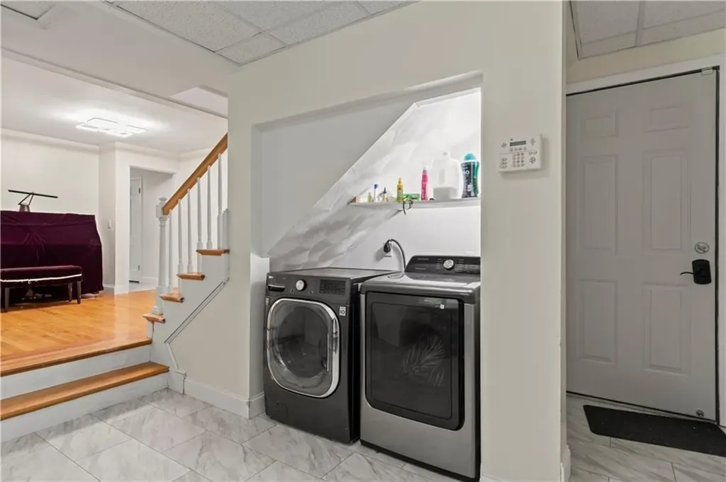 1785 Division Road East Greenwich RI 02818