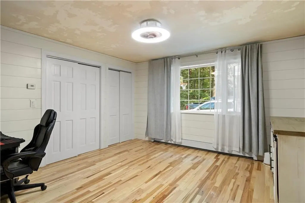 1785 Division Road East Greenwich RI 02818