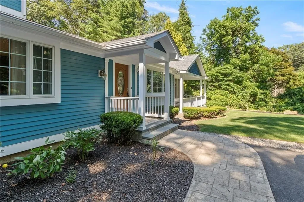 1785 Division Road East Greenwich RI 02818