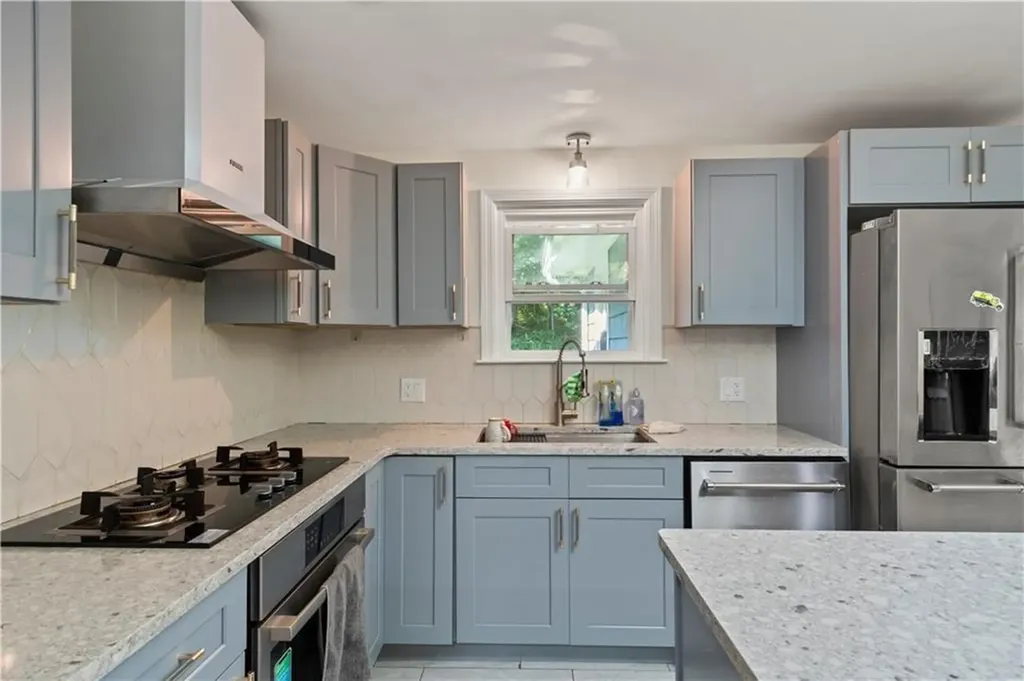 1785 Division Road East Greenwich RI 02818