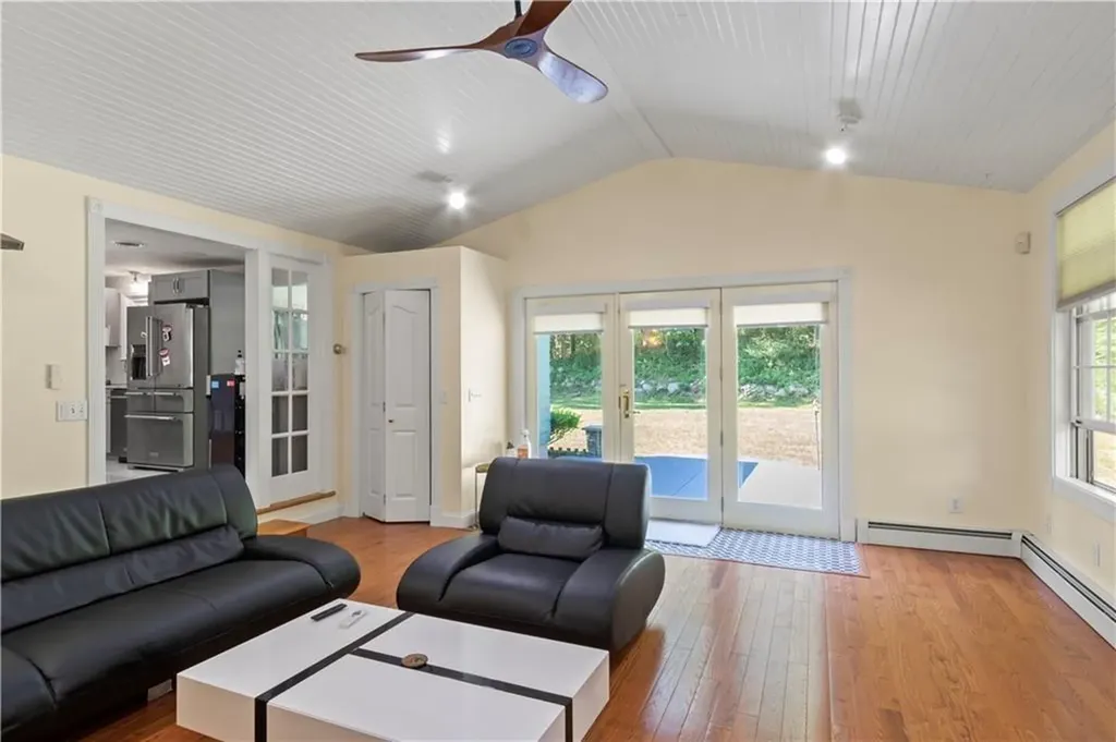 1785 Division Road East Greenwich RI 02818