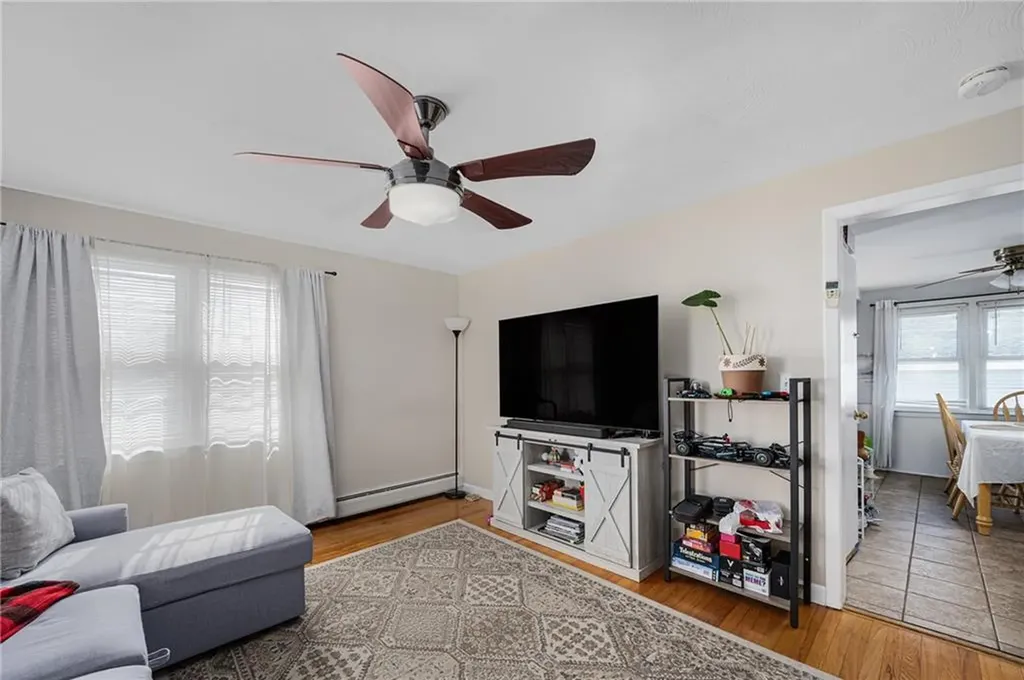 98 Gloucester Street Providence RI 02908