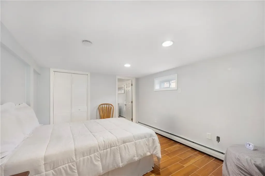 98 Gloucester Street Providence RI 02908