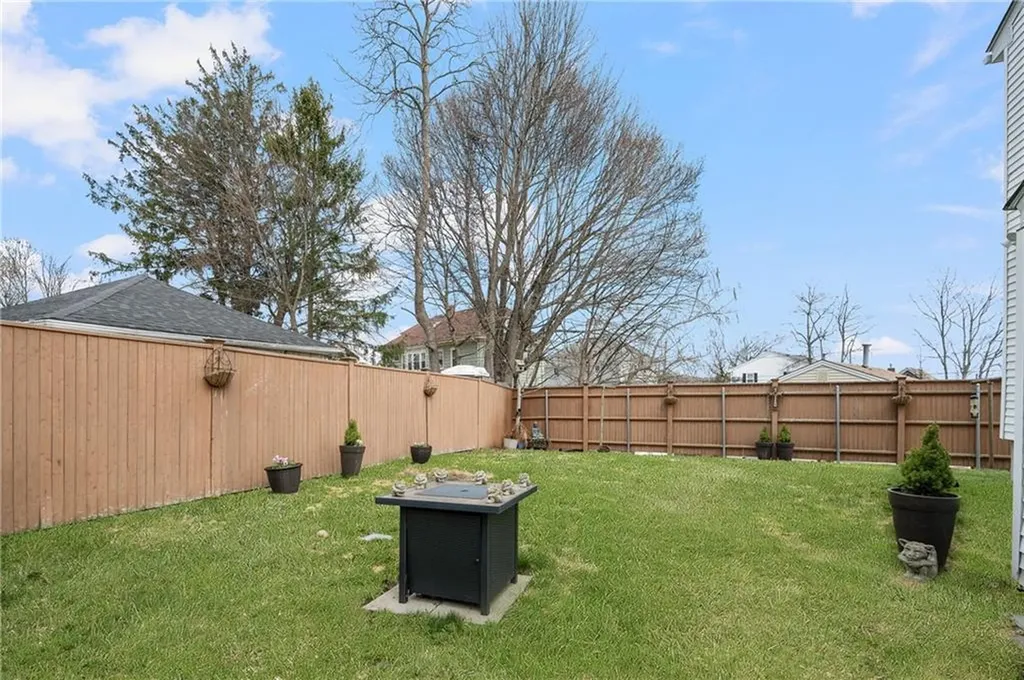 98 Gloucester Street Providence RI 02908