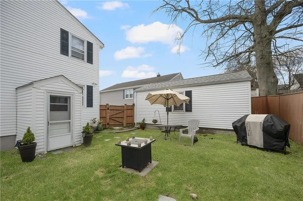 98 Gloucester Street Providence RI 02908