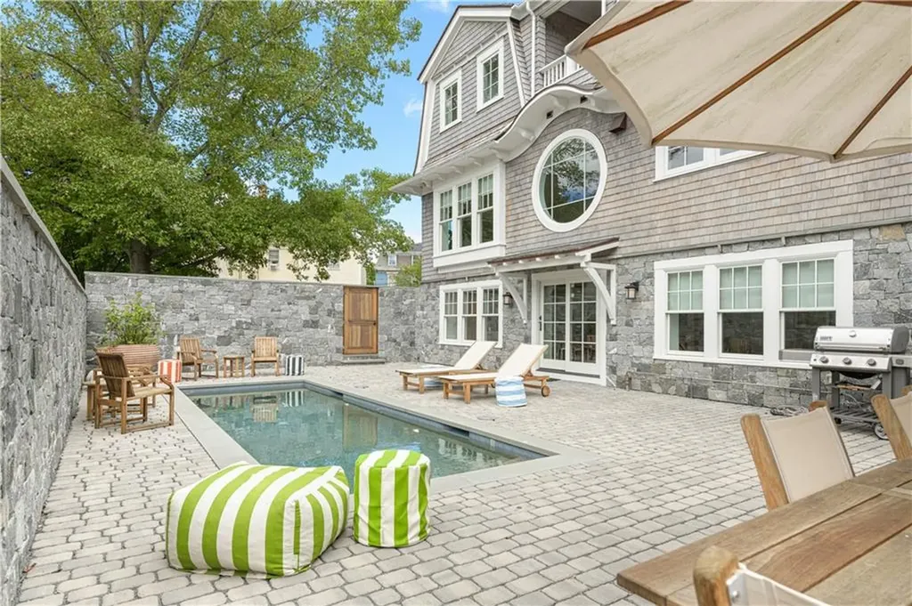 15 High Street Newport RI 02840
