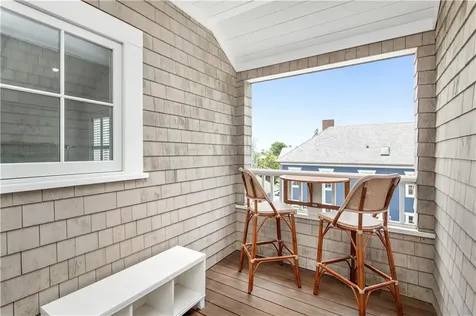 15 High Street Newport RI 02840