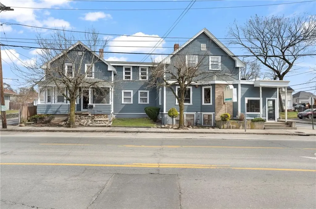 1040 Cranston Street Cranston RI 02910