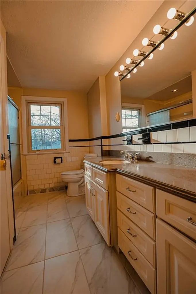 32 Stillwater Drive Warwick RI 02889