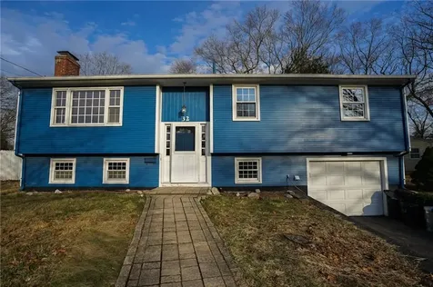 32 Stillwater Drive Warwick RI 02889