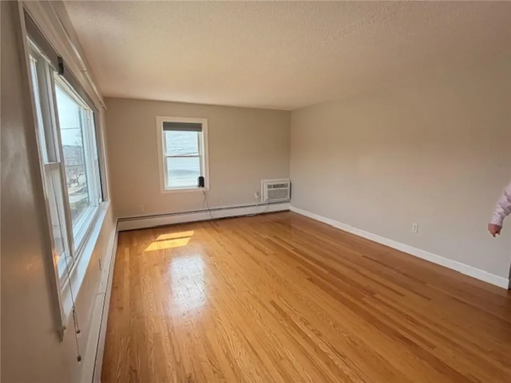 216 Harris Avenue Woonsocket RI 02895