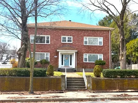216 Harris Avenue Woonsocket RI 02895
