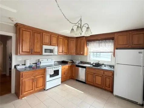 216 Harris Avenue Woonsocket RI 02895