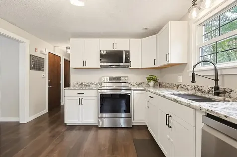 1187 South Precinct Street Taunton MA 02718