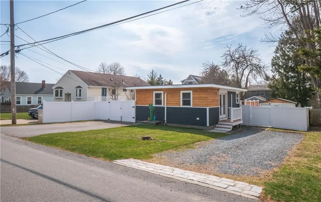 100 Renfrew Avenue Middletown RI 02842