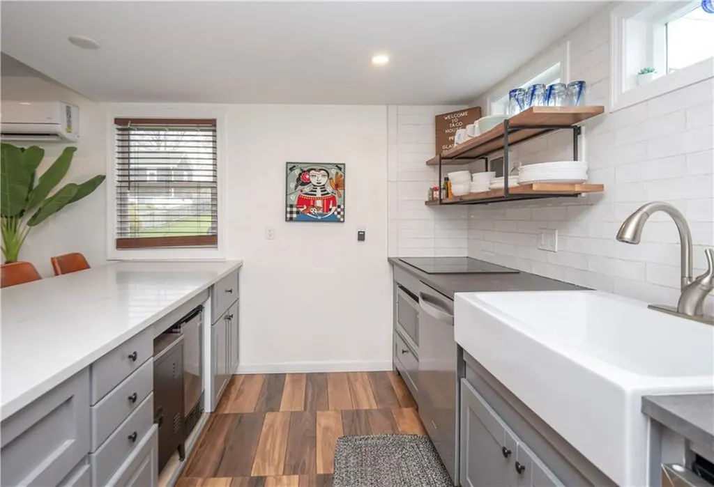 100 Renfrew Avenue Middletown RI 02842