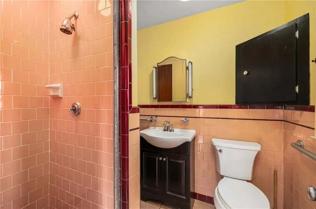 229 Lynch Street Providence RI 02908