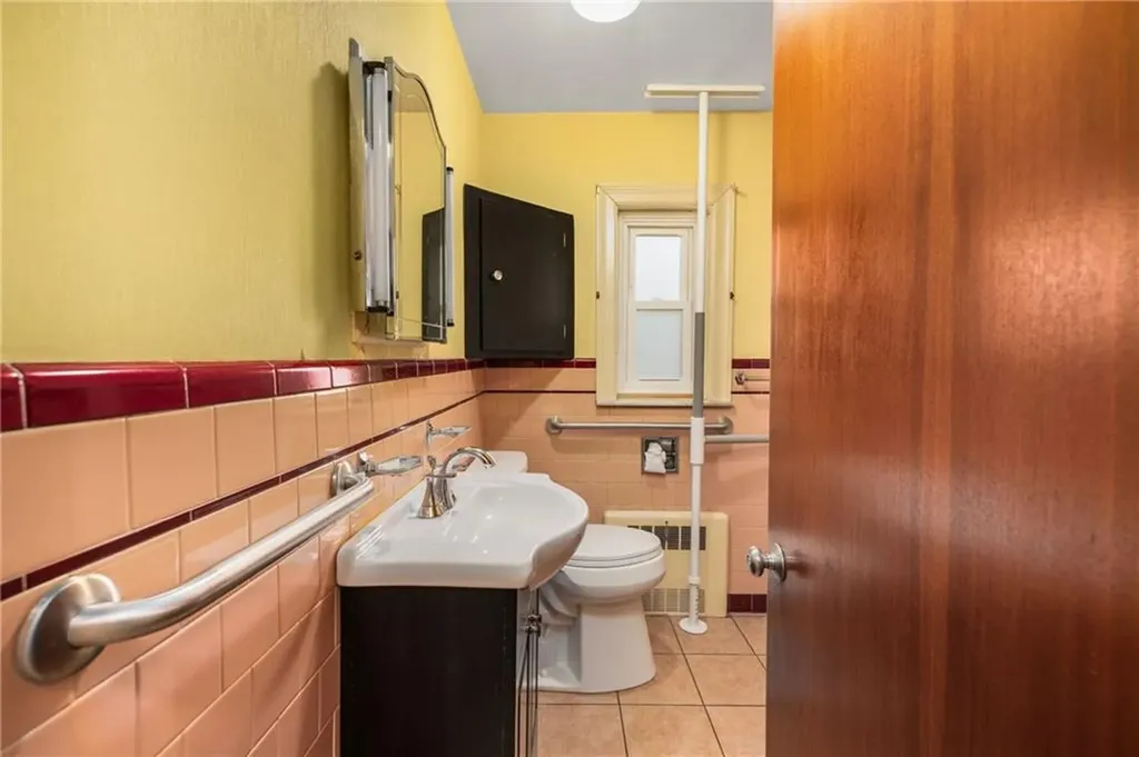229 Lynch Street Providence RI 02908