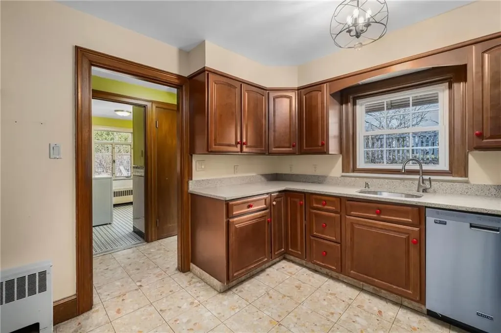 229 Lynch Street Providence RI 02908
