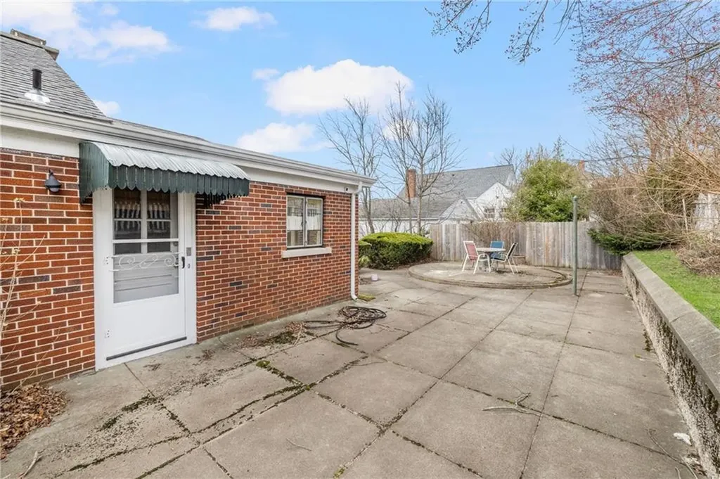 229 Lynch Street Providence RI 02908