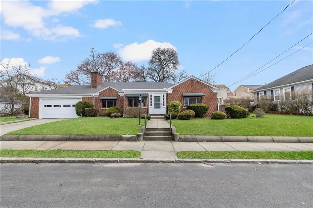 229 Lynch Street Providence RI 02908
